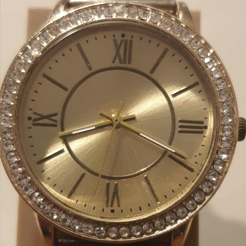 🦋10/$20🦋 Goldtone Rhinestone Stainless Steel Mesh Women's Watch